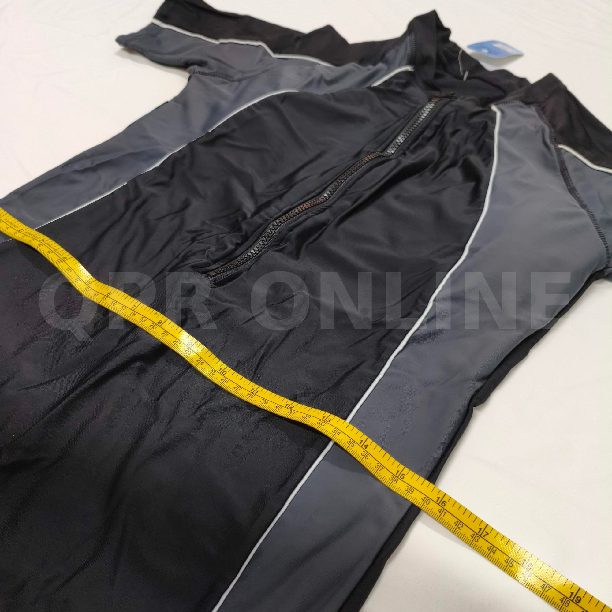 ชุดว่ายน้ำผู้ใหญ่ แขน-ขา สั้น (สี เทา ดำ) Size L