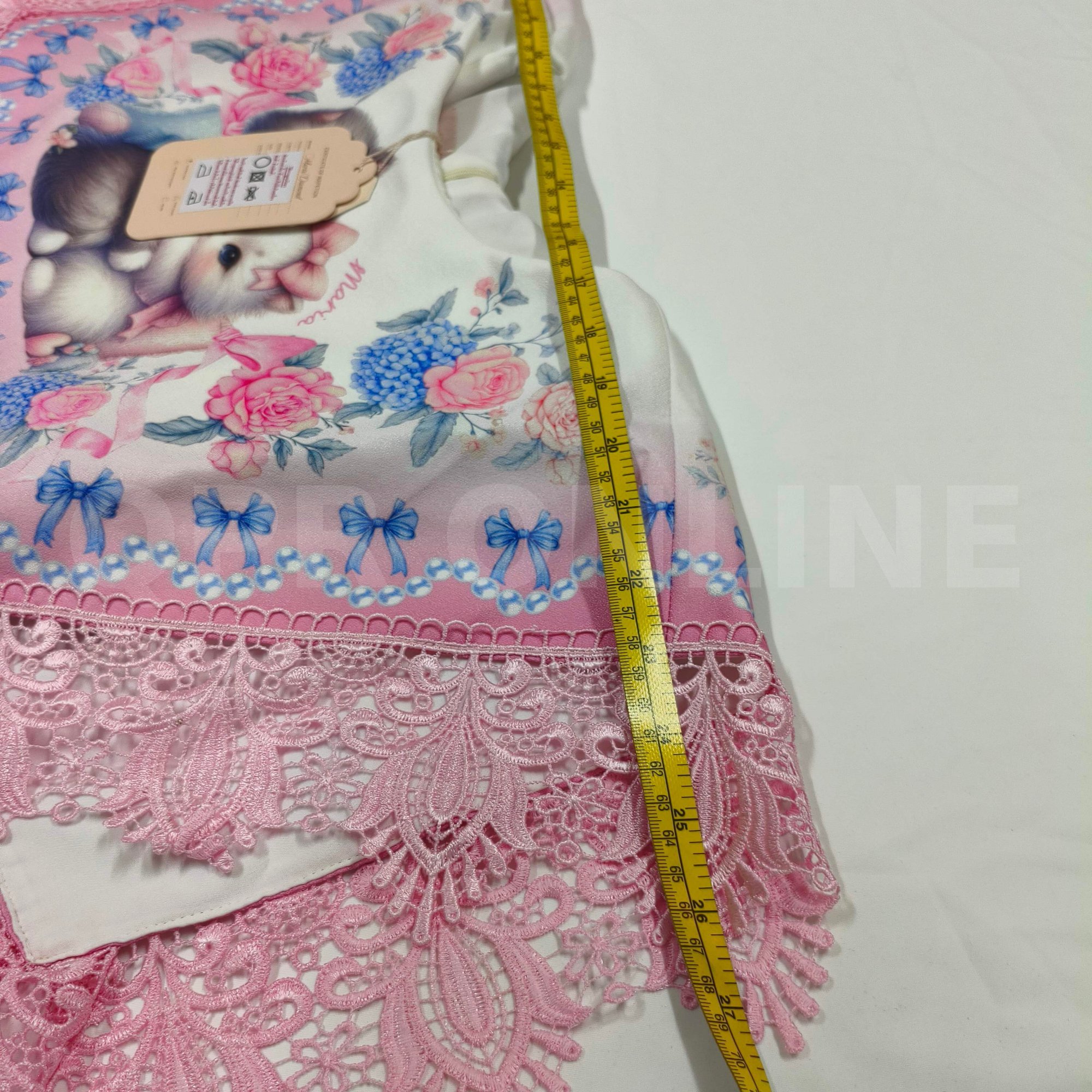 มี (S) (Limjted ) Mong Jai Dress "มองใจ" เดรสสันพิมพ์ลาย แขนกุด ปกใหญ่ปกปิดต้นแขนแต่งขอบลูกไม้ คอกลม มีซับใน ใส่ชิปหลัง