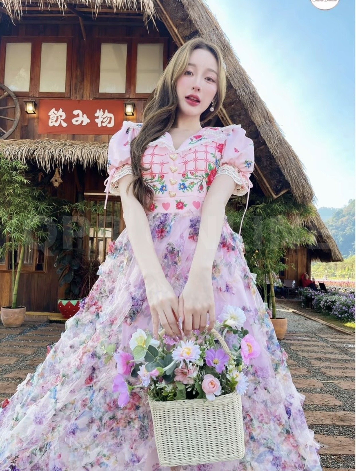มี (S)Maria Diamond สชมพู Aim Jal Dress เดรดยาววินเทจผ้าไหมเกาหลี้และผ้าตาข่ายเนื้อนิ่ม พิมพ์ลาย texture ลายริ้ว เบาสบายมีซับใน ซิป หลัง ปกเชิ้ตขอบไข่มุก ยาว56 ซับในยาว 32 จุด5ข้าม