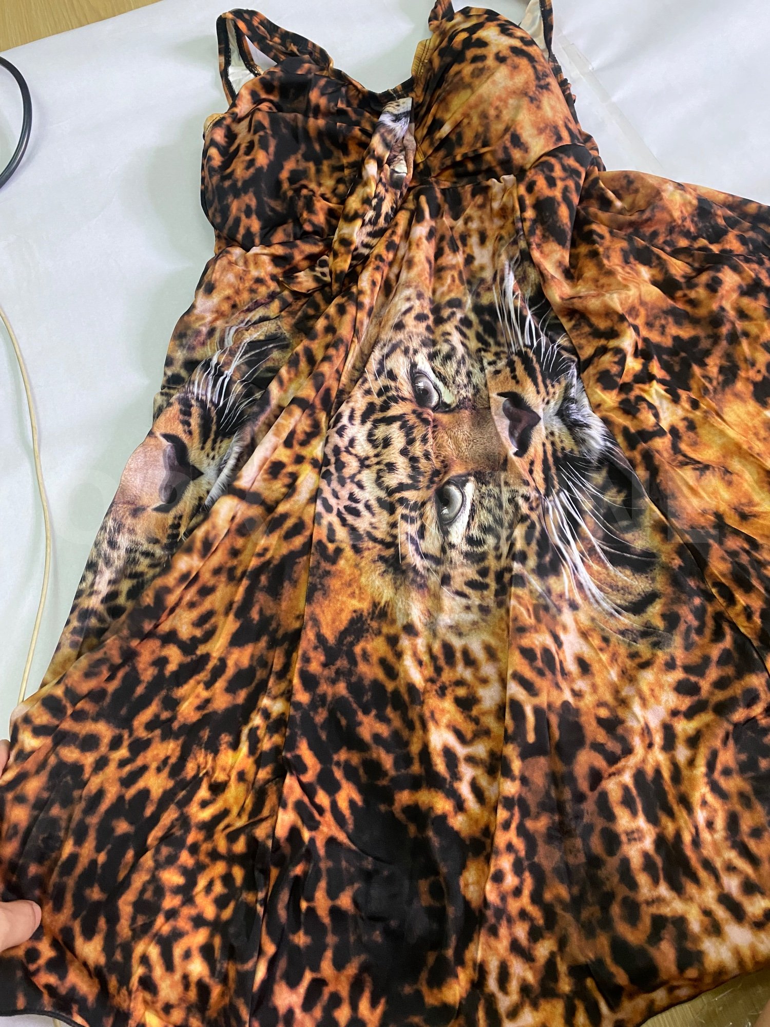 ชุดว่ายน้ำบอดี้สุทลายเสือ กระโปรงสั้นคลุม 2 XL