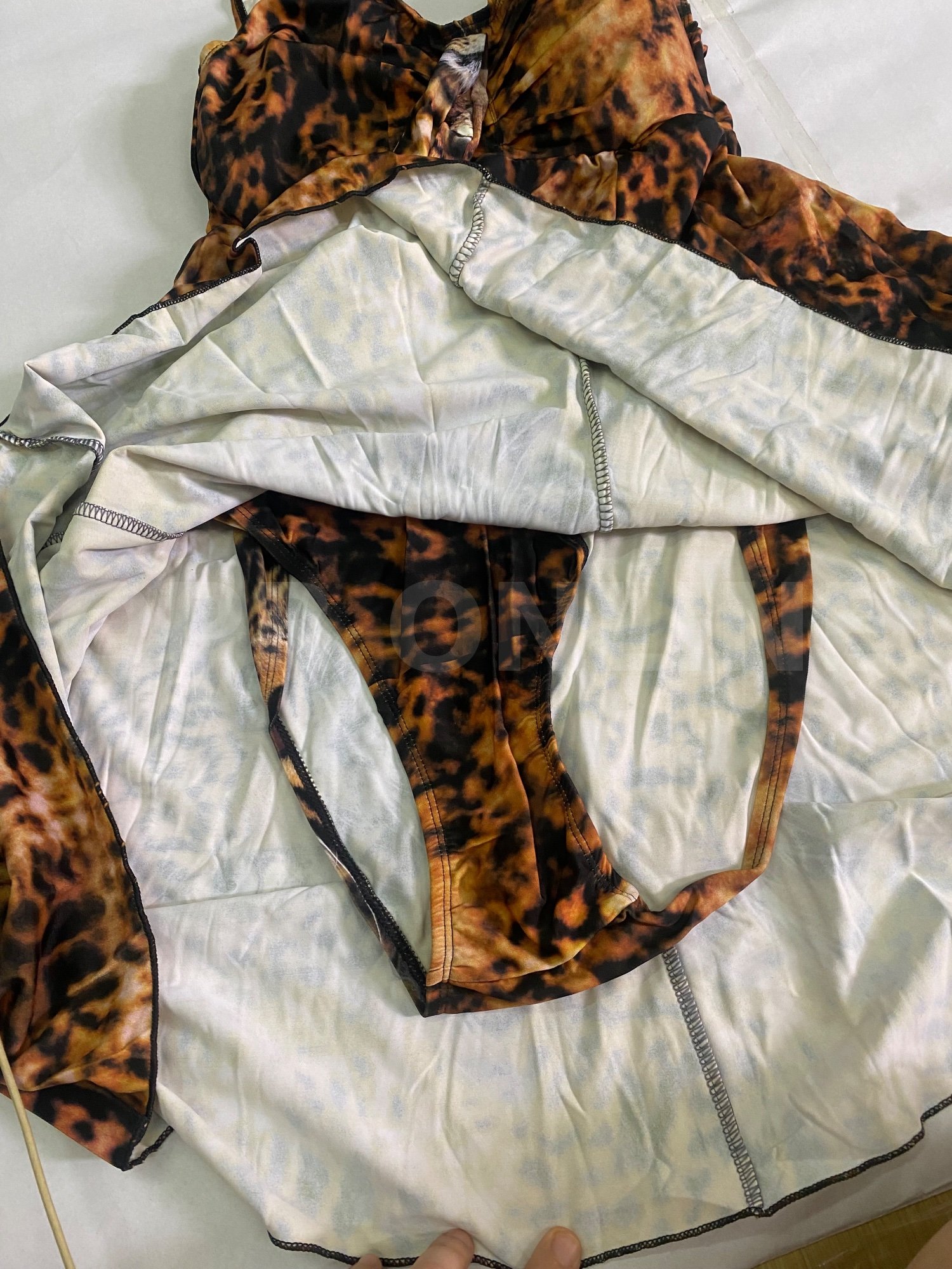 ชุดว่ายน้ำบอดี้สุทลายเสือ กระโปรงสั้นคลุม 2 XL