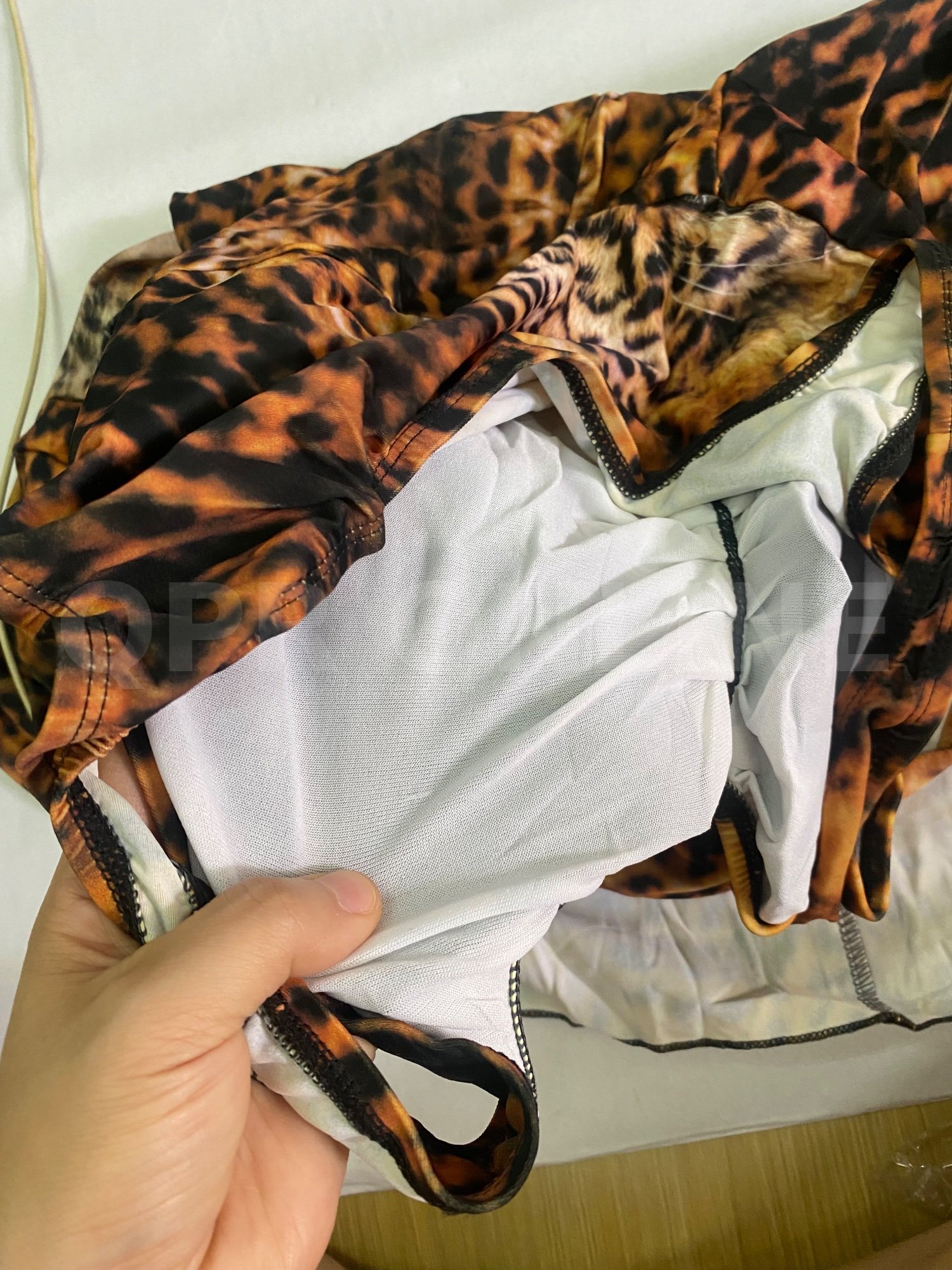 ชุดว่ายน้ำบอดี้สุทลายเสือ กระโปรงสั้นคลุม 2 XL