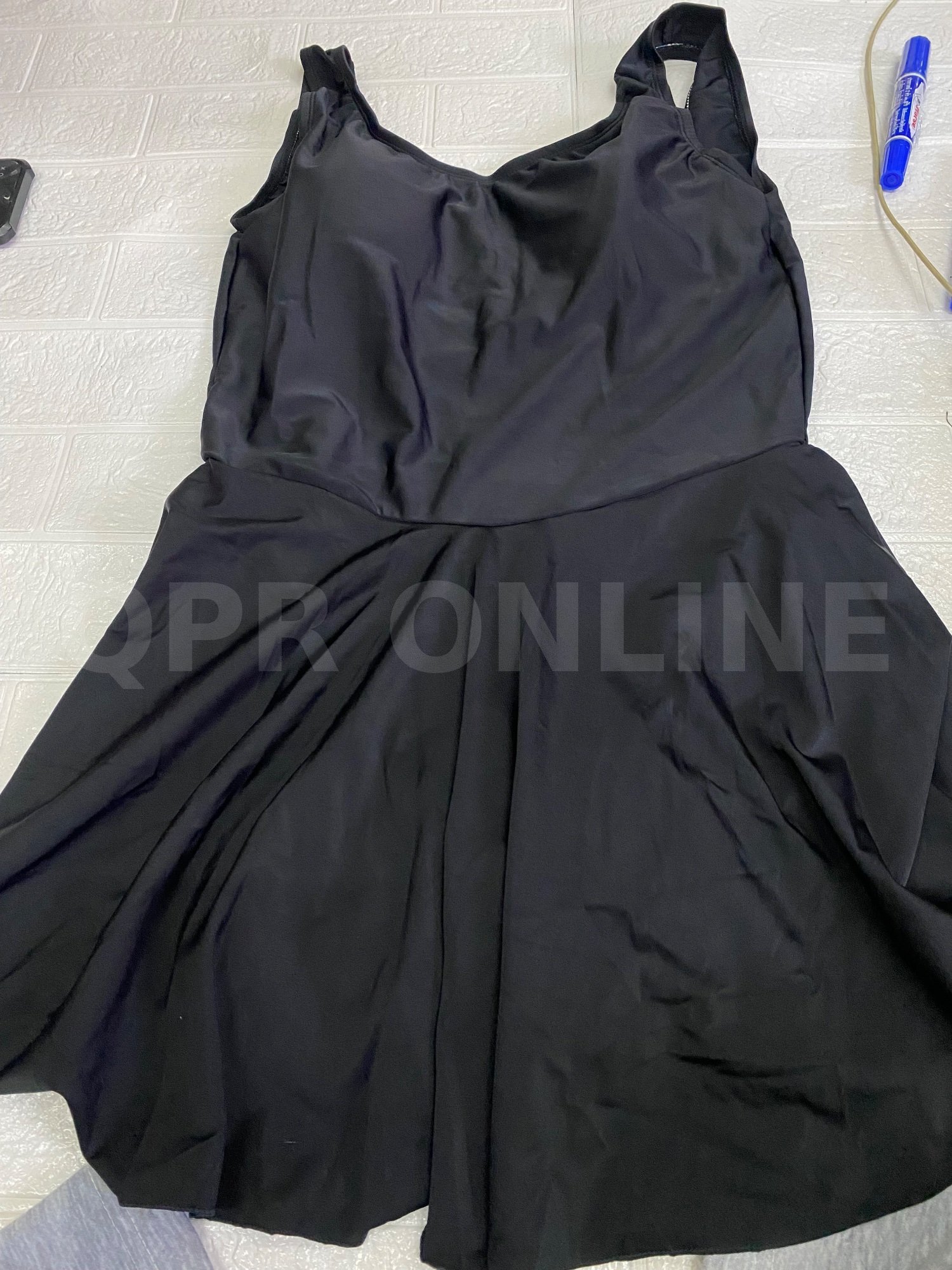 ชุดว่ายน้ำบอดี้สูทกระโปรงสั้นสีดำไซส์ 2 XL