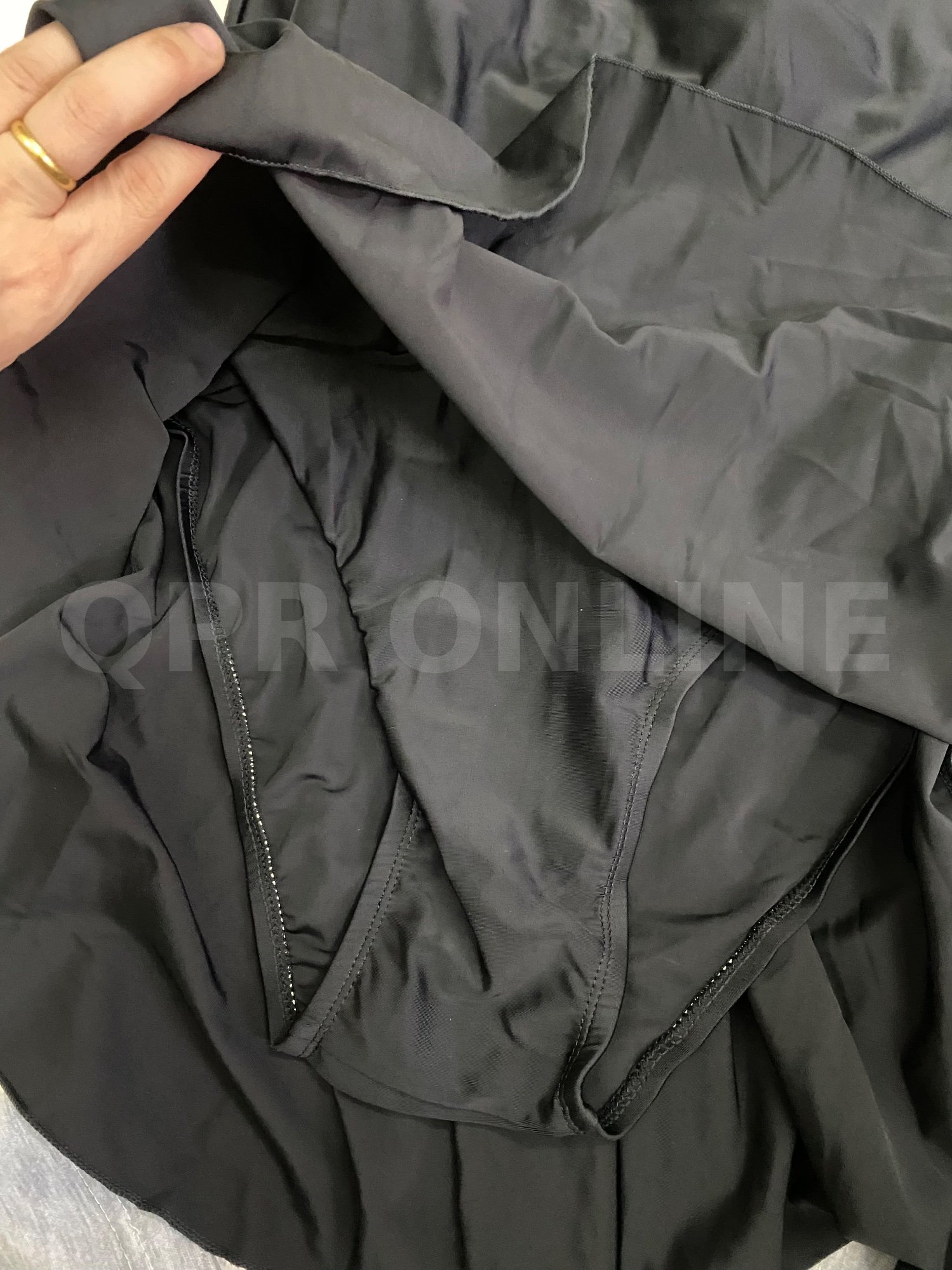 ชุดว่ายน้ำบอดี้สูทกระโปรงสั้นสีดำไซส์ 2 XL