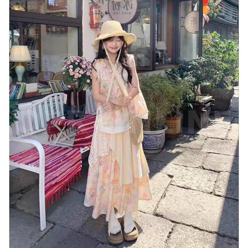 ชุดกระโปรง 2 ชิ้นลายดอกไม้หลากสีสไตล์หวานน่ารัก (โดพามีนลุค)  เที่ยวทะเล คาเฟ่ กระโปรงแบบต่อผ้า"  F สี้ออก 36  กระโปรงเอว 24 ยืด 30 สะโพก Fยาว 35