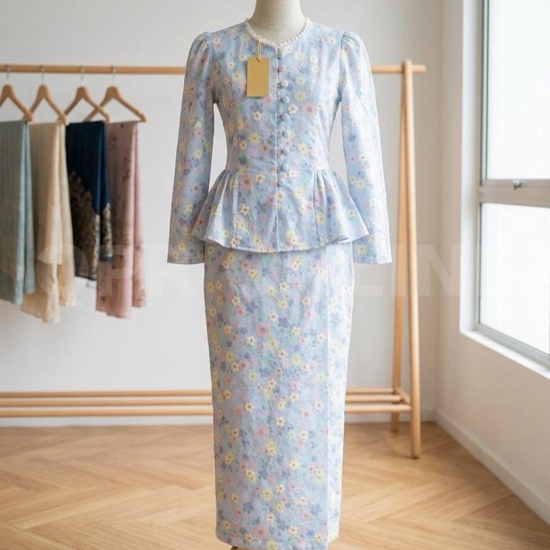 PASSION ชุด2ชิ้น เสื้อ+กระโปร่งผ้าฝ้ายแท้หรือผ้าคอตตอนปักฉลุลายผ้าฝ้าย (Cotton): เป็นที่นิยมมากสำหรับชุดพิมพ์ลายดอกไม้แนวพาสเทล เพราะสวมใส่สบาย